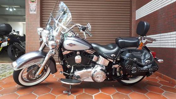 HARLEY-DAVIDSON SOFTAIL HERITAGE CLASSIC 